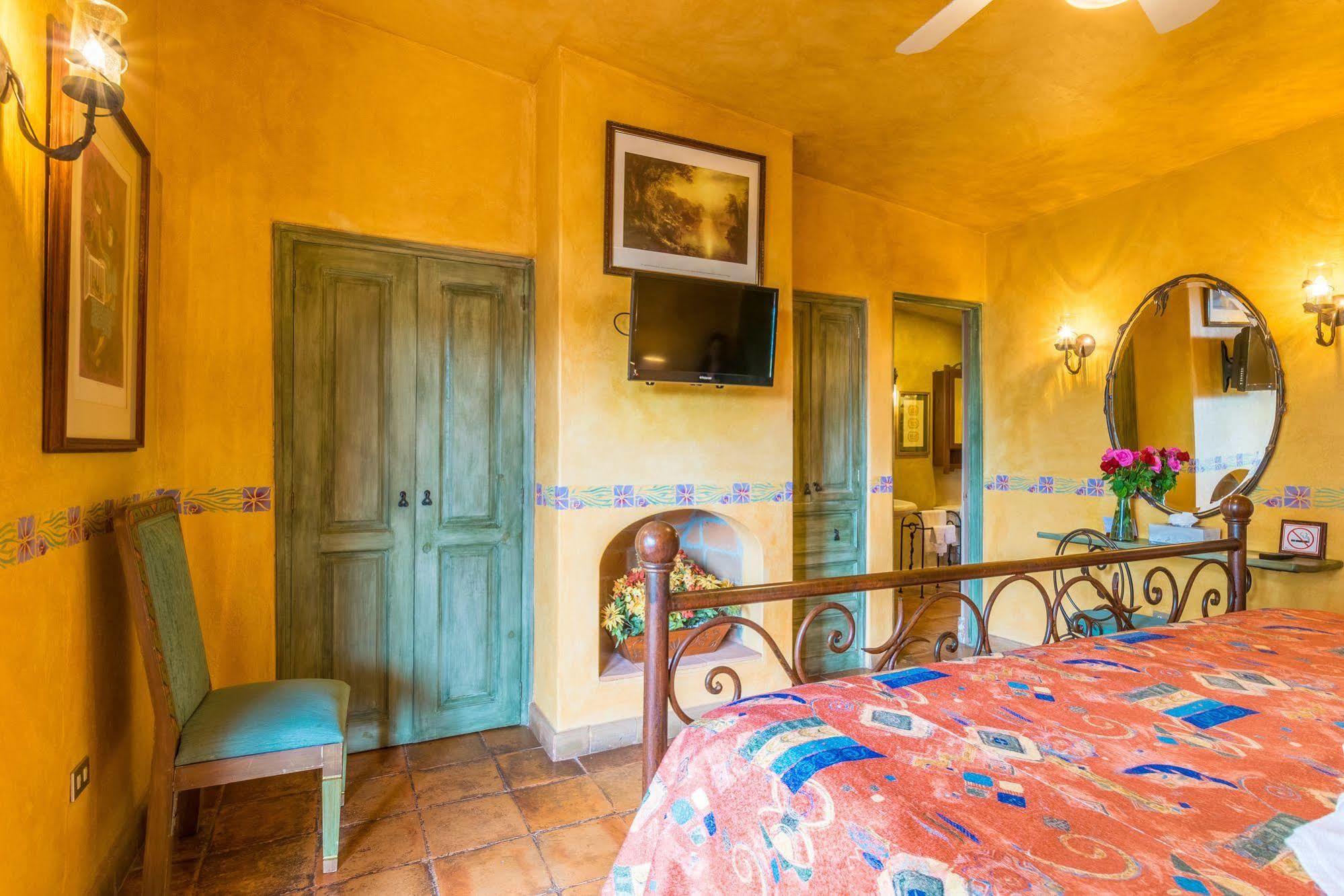 Готель Casa Puesta Del Sol Сан-Міґель-де-Альєнде Екстер'єр фото